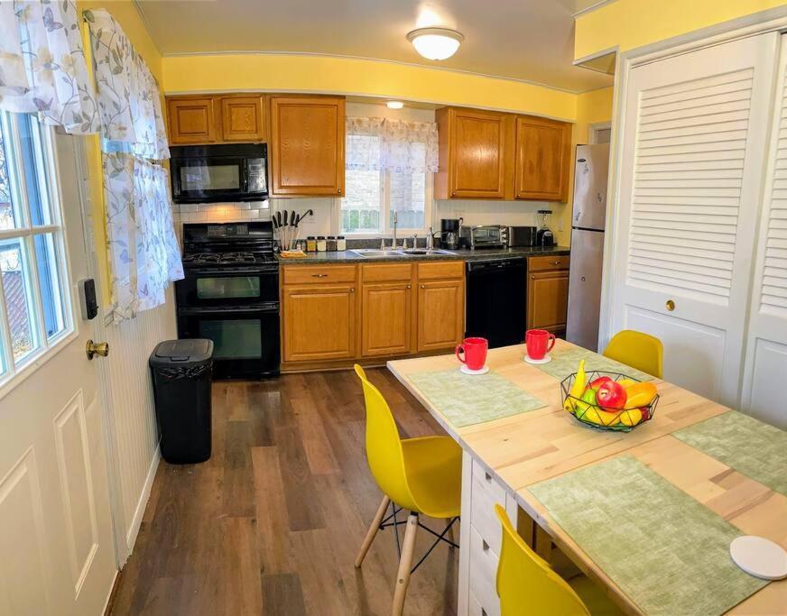 ウォキーガン*King Bed/3Bds House Near Naval Base & 6Flags*アパートメント エクステリア 写真